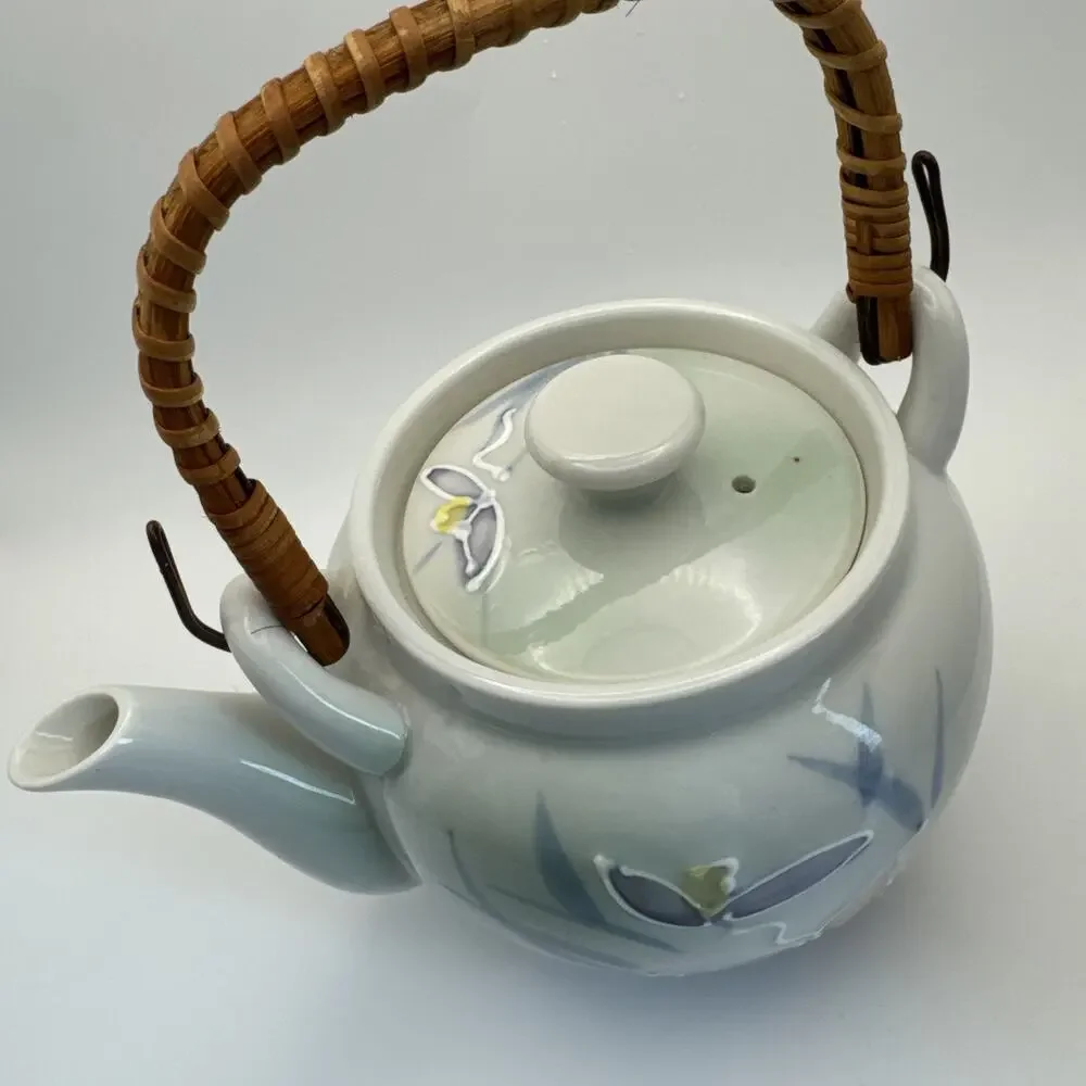 JAPANESE FINE‎ PORCELAIN CONTEMPORARY TEAPOT BLUE PINK FLORAL WOVEN HANDLE